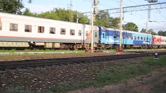 Электровоз ЧС2Т-965 (ТЧЭ-8) с фирм. поездом "Смена/А. Бетанкур" №025А Санкт-Петербург - Москва. смотреть онлайн