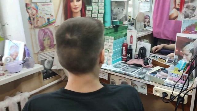 Постриглись под Площадку смотреть онлайн