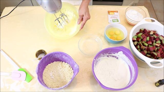 Streusel Rhabarber Kuchen смотреть онлайн