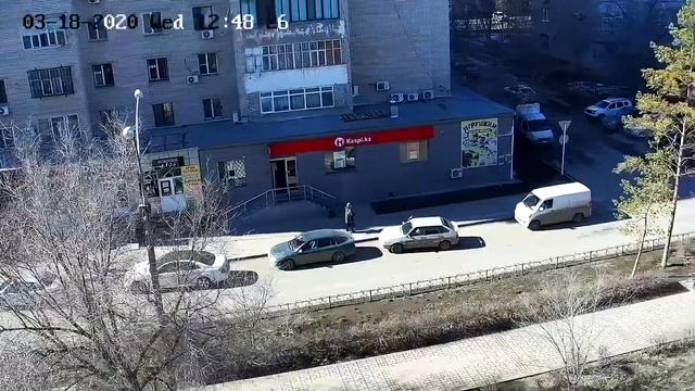 Hiwatch DS I215 2Мп уличная поворотная IP камера с EXIR подсветкой до 100м смотреть онлайн