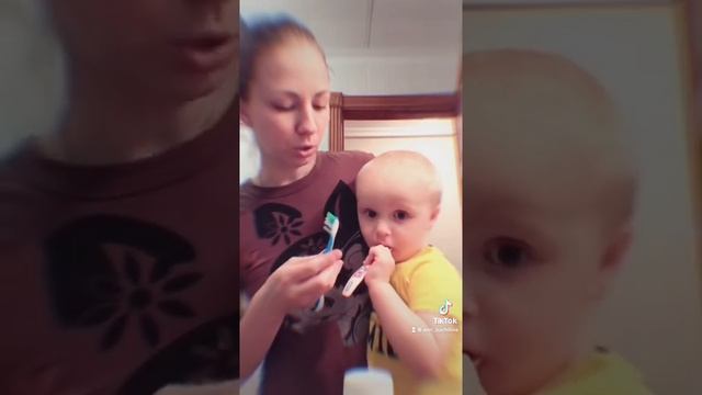 Что делать, если ребёнок не хочет чистить зубы?
