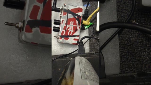 Jimi amp with delay and bass synth in front смотреть онлайн