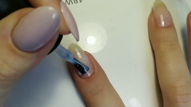 Два дизайна маникюра / Все не нравится? / Комби маникюр / Молочный на ногтях / Радужная роза смотреть онлайн