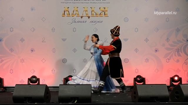 Харизматичный башкирец Ринат Хабиров поет про черного коня смотреть онлайн