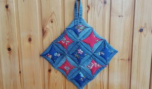 Кухонная прихватка из старых джинсов.