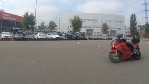 В коленочку на honda vfr 800 и yamaha drag star 400/knee to the ground on hondavfr 800 drag star 40
