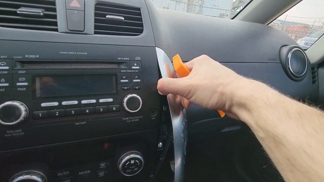Suzuki SX4 - RADIO REMOVAL / REPLACEMENT (2006 - 2013) смотреть онлайн