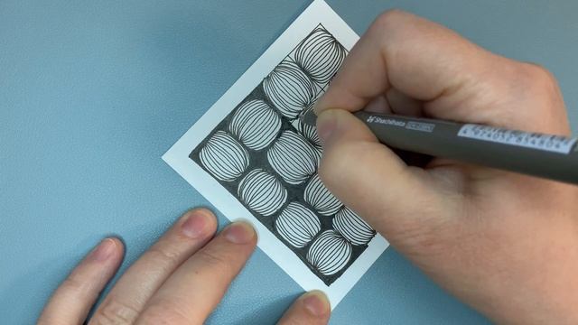 С таким узором можно легко научиться рисовать ровные линии и добавить объема рисунку смотреть онлайн