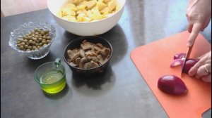 САЛАТ КАРТОФЕЛЬНЫЙ С МАРИНОВАННЫМИ ГРИБАМИ / ПОСТНЫЙ РЕЦЕПТ