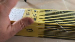 Электроды УОНИ 13/55 сварочные (ЕСАБ , СВЭЛ, СпБ); распаковка, обзор; есть замечания