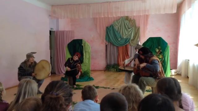 Квартет - родители второго класса Киевской Вальдорфской Школы, поставили басню. смотреть онлайн