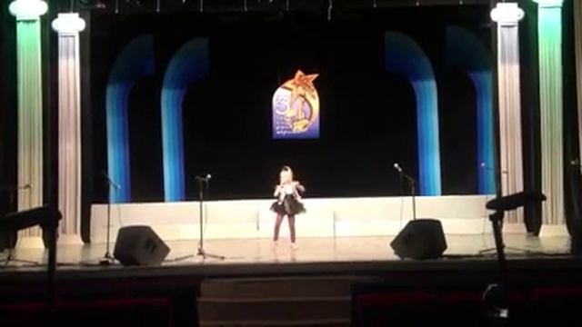 Стану взрослой поет Лиза Алексеенко