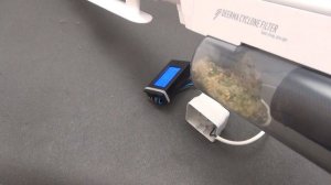 Ручной пылесос Deerma DX700 бюджетный домашний помощник