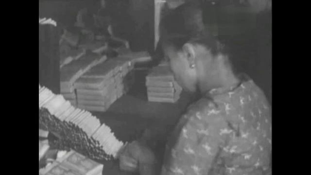 Кинохроника. Сигаретная фабрика Ява в кинохронике 1927 г. Java Cigarette Factory