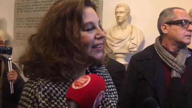 Stefania Sandrelli Alla Camera Ardente Di Bernardo Bertolucci