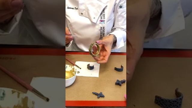 Создание короны из мастики (украшение торта) смотреть онлайн