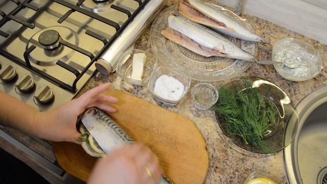 Скумбрия в духовке , скумбрия в фольге , рыба в духовке, маринованная скумбрия . смотреть онлайн
