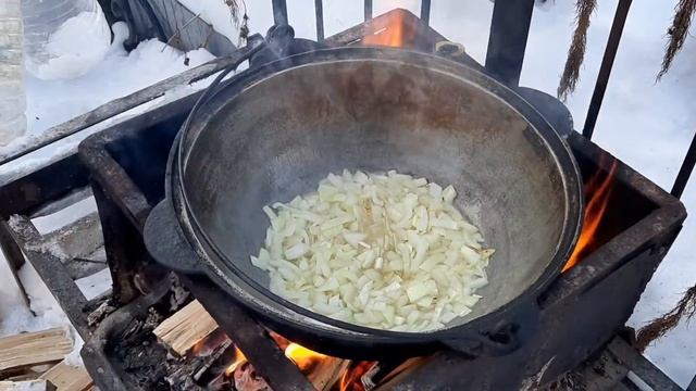 закаливание!!!!!!!!!!!!!!кончился газ готовим на улице ЖАРКОЕ смотреть онлайн