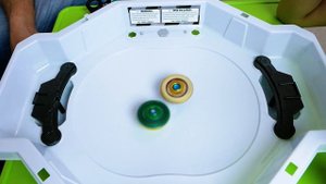 Спрайзен Реквием С4 Бейблэйд Берст Распаковка Битвы Spryzen Requiem S4 Beyblade Burst Evolution