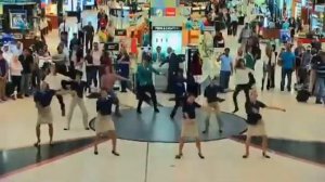 Flash Mob at Terminal 1 of Dubai Airport          Crew from FlynDubai