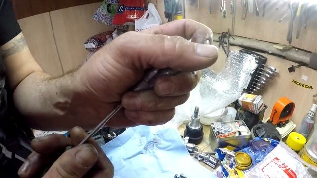 Замена натяжителя цепи ГРМ Honda CBR 1000 RR 2008-2011 смотреть онлайн