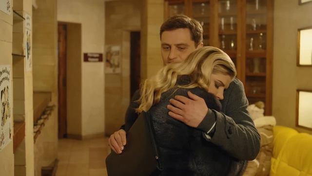 ІНША Я. ДВІ БЛИЗНЮЧКИ ПОМІНЯЛИСЬ РОЛЯМИ НЕ ПІДОЗРЮЮЧИ, ЩО ВТРАЧАЮТЬ НАЙДОРОЖЧЕ. 4 СЕРІЯ