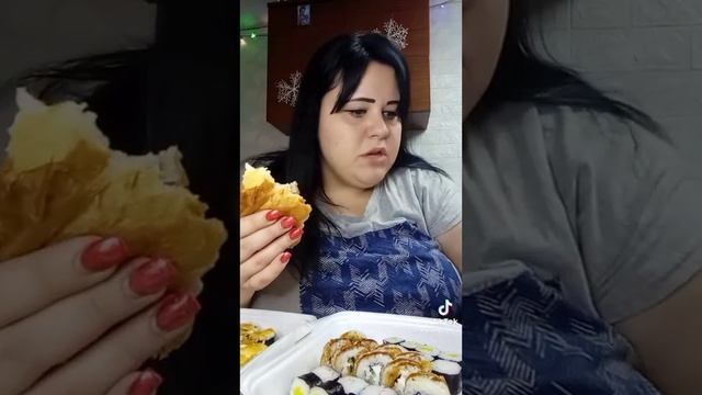 МУКБАНГ СУШИ!??с бутербродиком смотреть онлайн