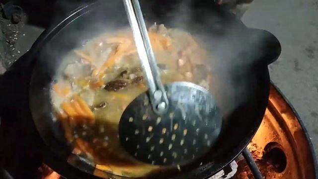 Готовим плов в казане на костре смотреть онлайн