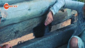 Долговечная гидроизоляция нижних венцов сруба. Декоративное цветное бронирование бревен.