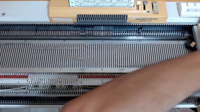 Tricô à Máquina | Trocador de cores - Decote das costas - Fácil e Rápido! смотреть онлайн