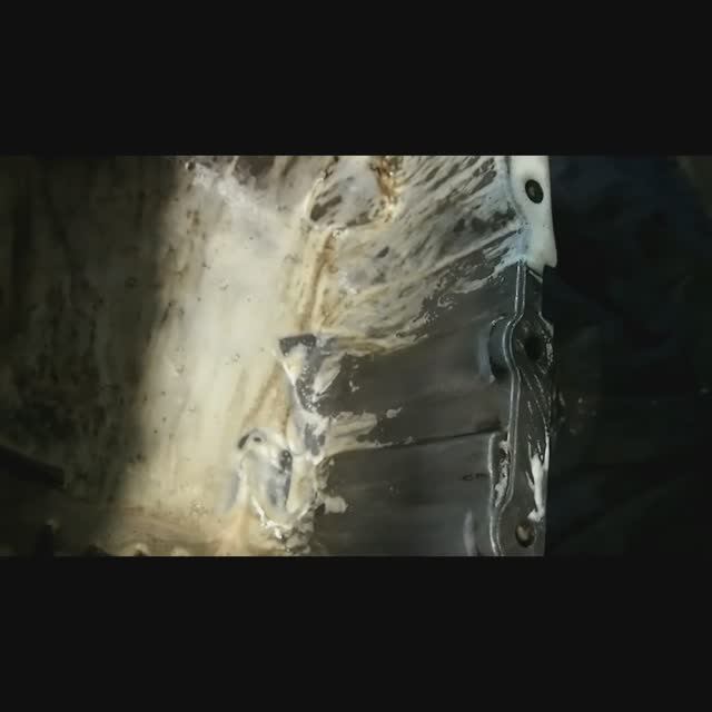 Как быстро и просто убрать любой нагар и масло с поверхности. #shorts смотреть онлайн