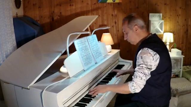 Show must go on - QUEEN / Autor: Brian May ( Piano Cover by Gabriel Vladescu ) смотреть онлайн