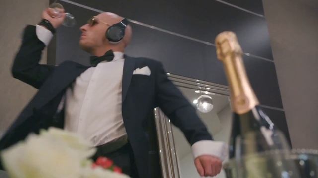 Музыка бывает разной, классика вечна. Классические костюмы Patrikman! смотреть онлайн