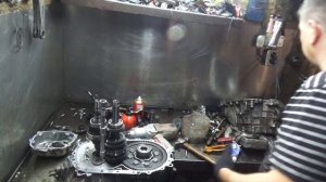 Кия Рио  .Ремонт коробки. Переделка косяков .