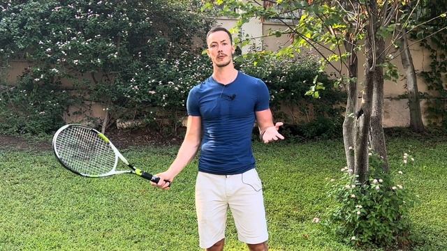 Немного о ХВАТКАХ ракетки. Как ДЕРЖАТЬ и ПЕРЕХВАТЫВАТЬ РАКЕТКУ? #бадминтон #badcoach #badminton смотреть онлайн