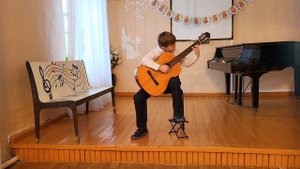 Баркарола Н. Кост, гитара, исполняет Гритчин Захар (8лет)