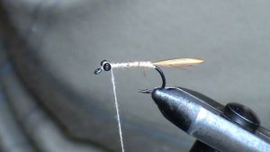 Изготовление рыбаловных приманок из простых материалов - Нимфа подёнки.