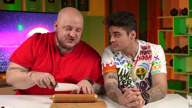 ЭМИЛЬ ОТРАВИЛСЯ? ПРОБУЕМ ДЕШЕВЫЕ ПРОДУКТЫ ИЗ СВЕТОФОРА!