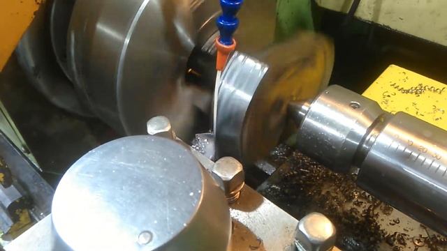 Гибкая трубка в арматуре системы СОЖ. смотреть онлайн