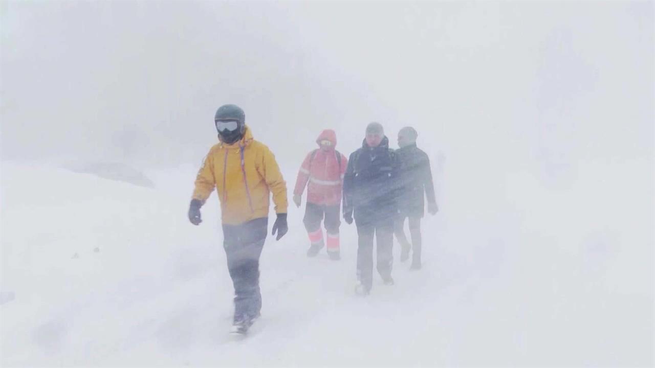 Мощный циклон обрушился ночью на Сахалин