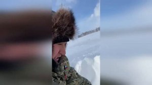 Как вытащить снегоход из глубокого снега на практике