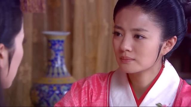 【后宫凤华】EP44｜丫鬟代替小姐进宫选秀，竟被皇帝一眼看上，为了躲避贵妃毒手，她将自己献给了大太监?｜赵丽颖 冯绍峰 安以轩 林更新 吴磊 蒋依依 杨怡 смотреть онлайн