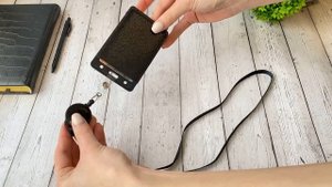 Бейдж для пропуска с рулеткой на ленте