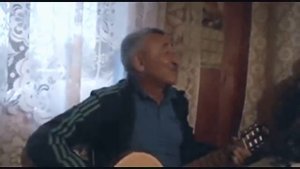 Мужик взял гитару и вынес интернет с двух ног, карасава! Как хорошо быть мужиком!!!