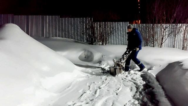 Снегоуборщик для триммера – тест с мотором 2Т смотреть онлайн