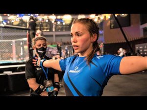 Сургутянка Анастасия Кармаева прошла путь от гимнастки до чемпионки мира по ММА