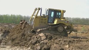 Бульдозер Cat D6T и самосвал Scania P380 8x4