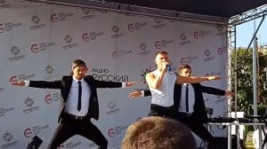 АЛЕКС Малиновский  -Пойдем со мной.