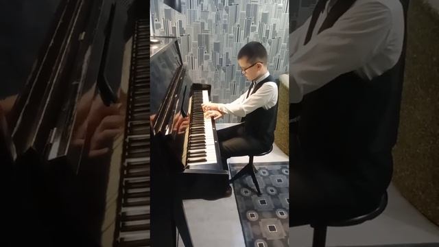 Назарчук Виктор У. Гиллок "Каникулы в Испании" г. Кривой Рог 12 Музыкальная школа смотреть онлайн