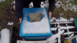 Утеплять пчел перед морозами или нет Зимовка пчел на улице